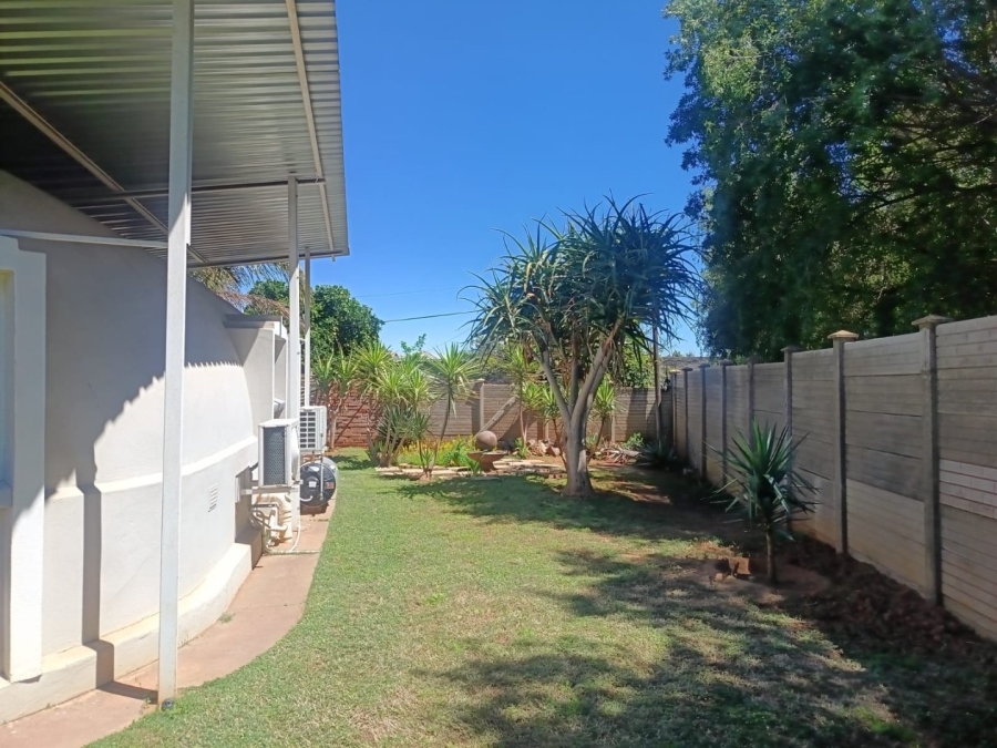 3 Bedroom Property for Sale in Verwoerdpark Northern Cape